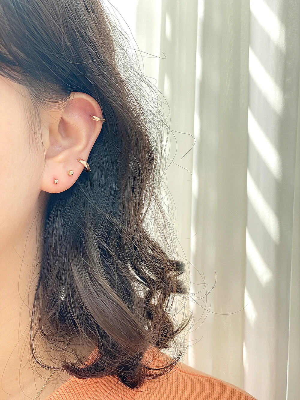 14K Gold Cutting Mini hoop earring - Image 6