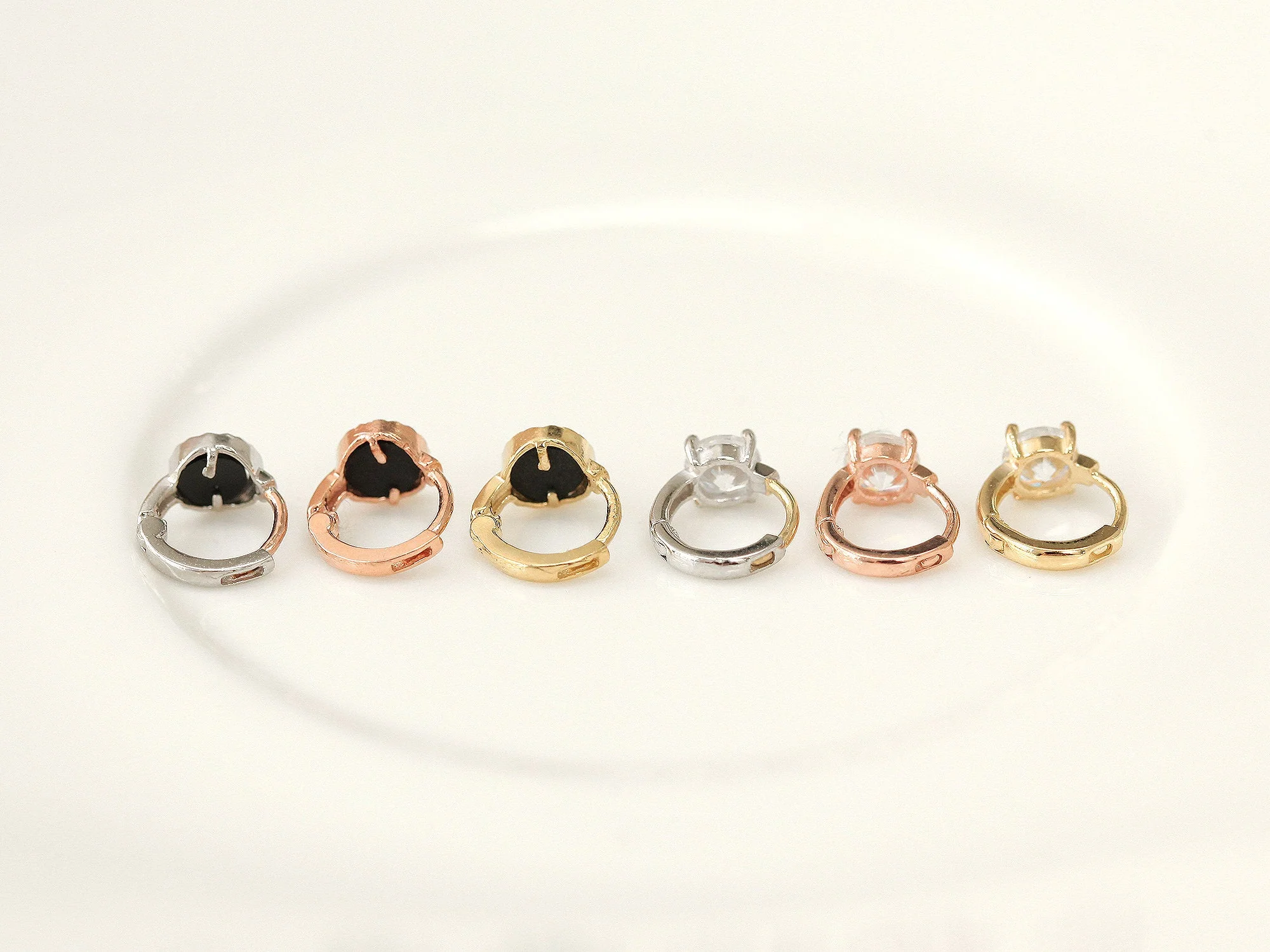 14K Gold CZ / Onyx Hoop Earring - Image 10