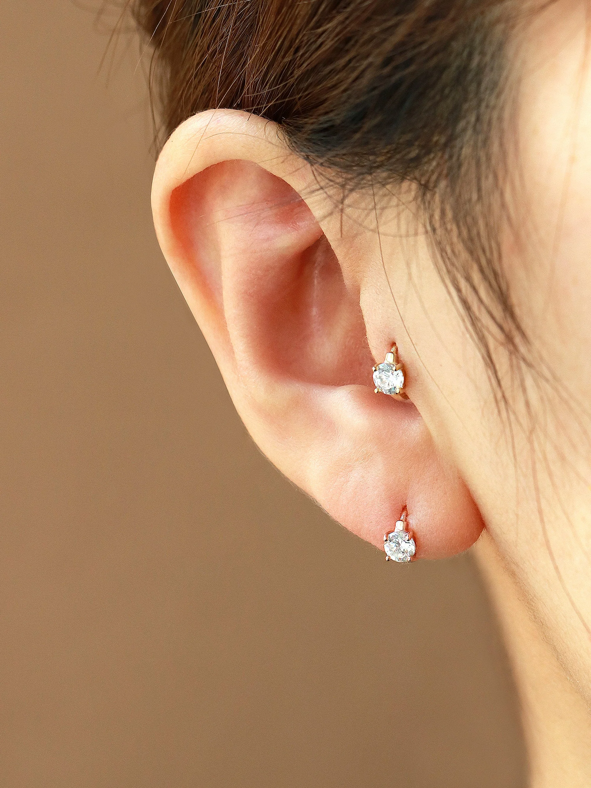 14K Gold CZ / Onyx Hoop Earring - Image 4