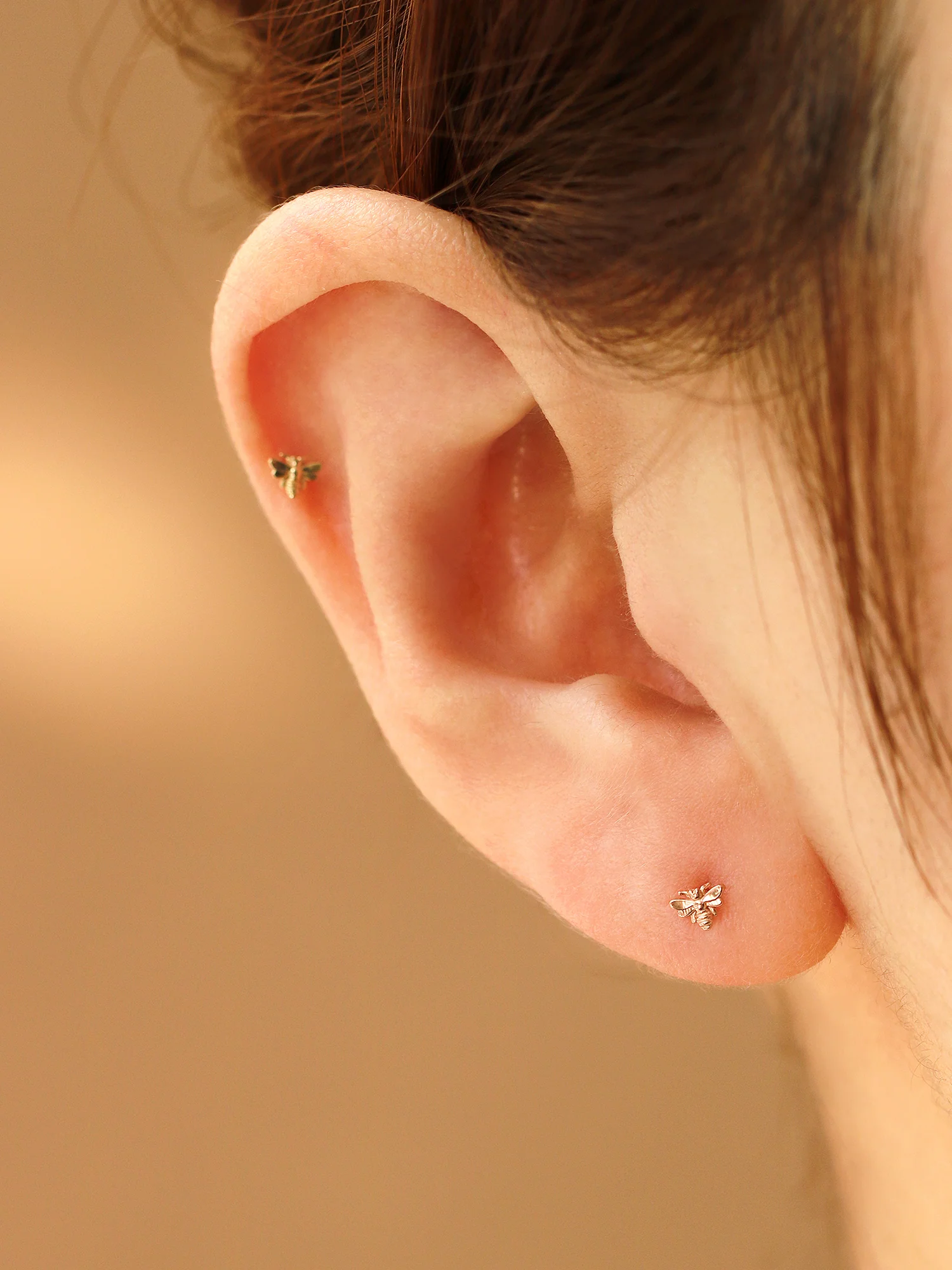 14K Gold Internally Bee Labret Piercing 18G16G - Image 8