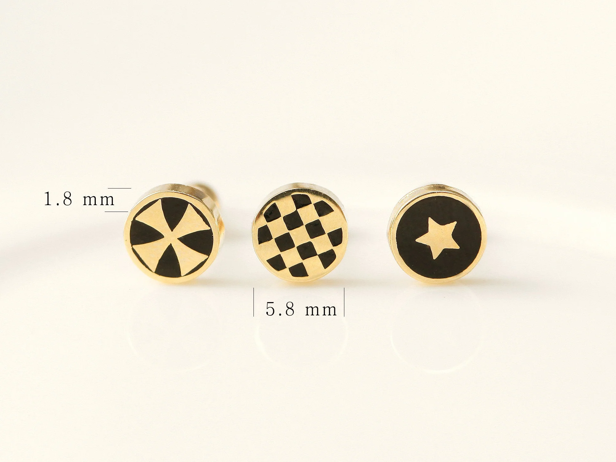 14K Gold Captain Black cartilage earring 20g - Image 8