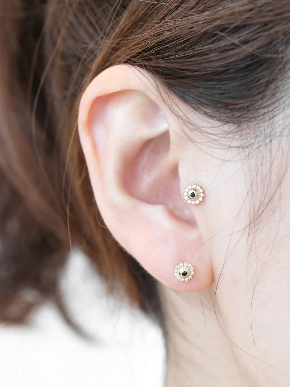 14K Gold Sun Flower Labret Piercing 18G - Image 6